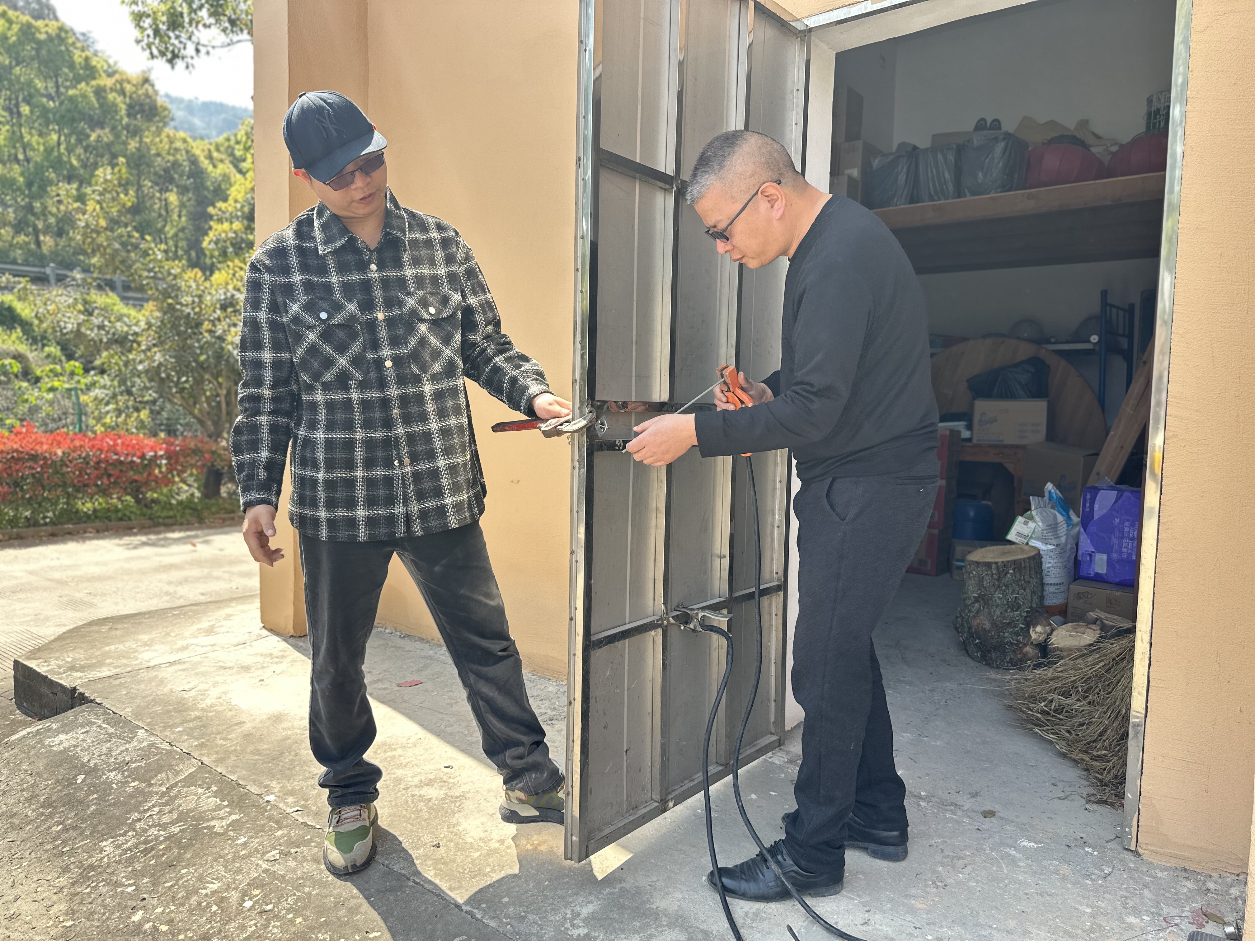 1744681133631844.jpg 3.jpg